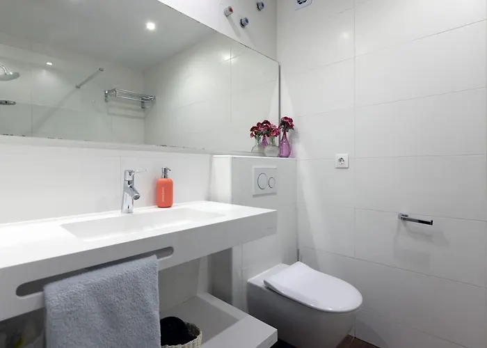 Beachfront Bliss, On The Promenade - Eaw Homes Marbella
