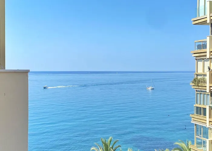 Beachfront Bliss, On The Promenade - Eaw Homes アパート マルベーリャ